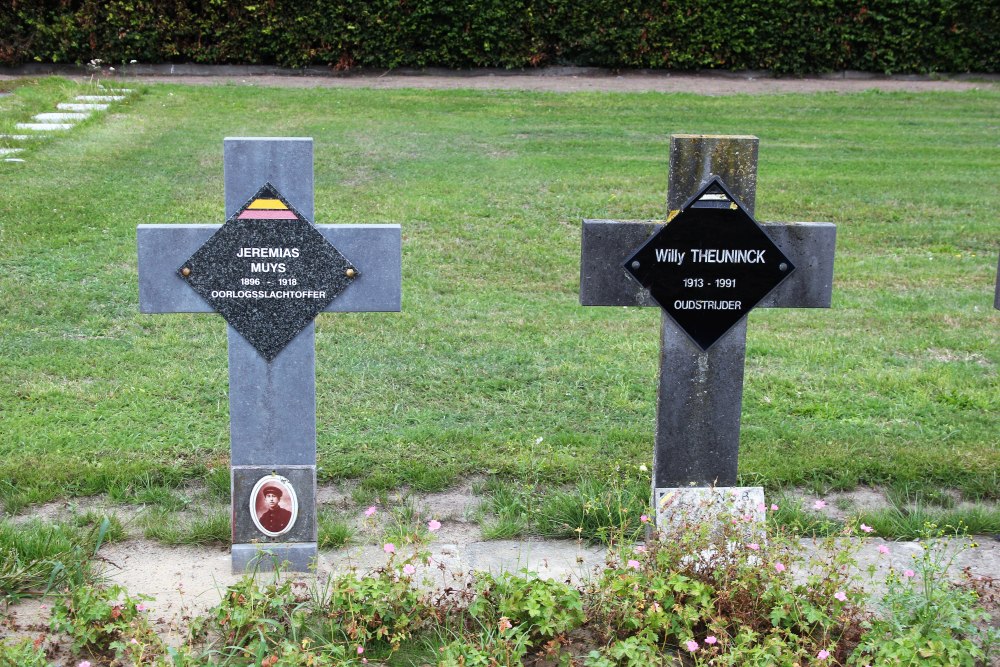 Belgian War Graves Zarren