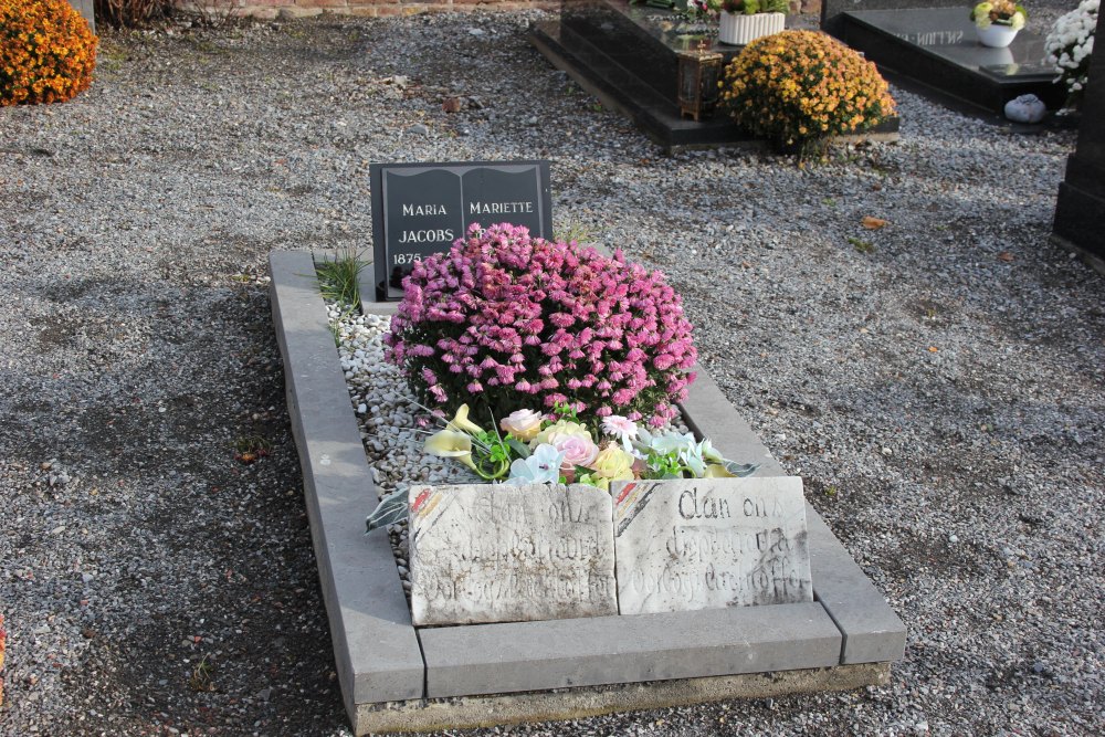 Belgische Oorlogsgraven Broekem