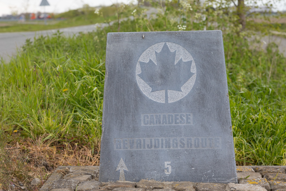 Wegmarkering nr. 5 Canadese Bevrijdingsroute