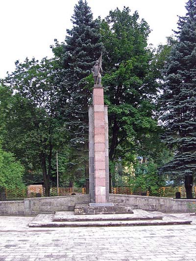 Sovjet Oorlogsbegraafplaats Ostroleka