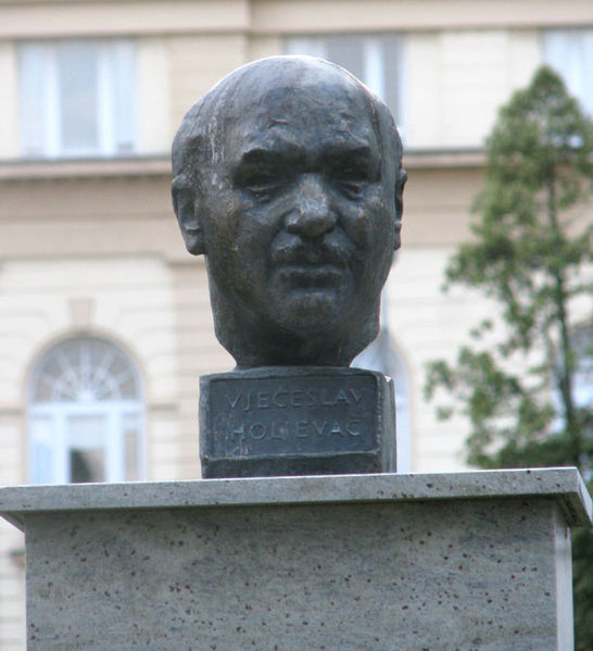 Bust Većeslav Holjevac