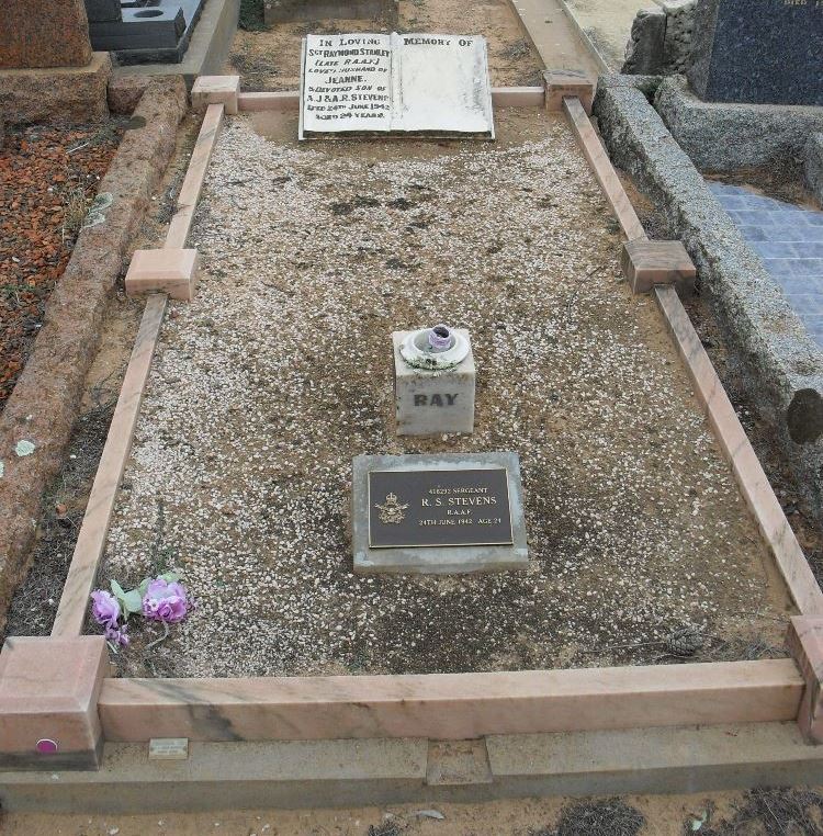 Commonwealth War Grave Pinnaroo Cemetery