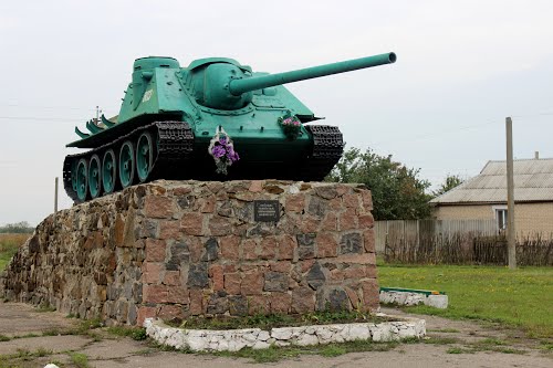 Liberation Memorial (SU-100 Tank Destroyer) Novyi Buh