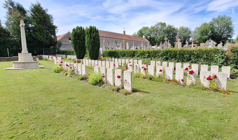 Oorlogsgraven van het Gemenebest Noyelles-sur-Escaut Extension #2