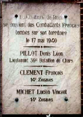Gedenkteken Gesneuvelde Franse Soldaten Roux
