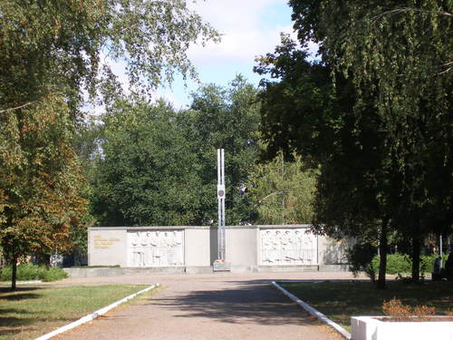Mass Grave Russian Soldiers & War Memorial Sinelnikovo