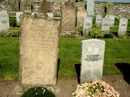 Commonwealth War Graves Osmondwall Cemetery