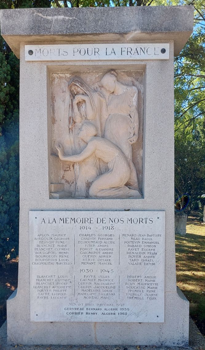 Oorlogsmonument Vaux-sur-Mer #2