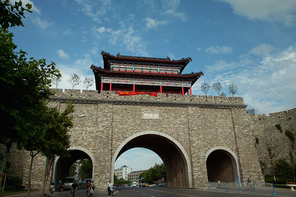 Xingzhong Gate