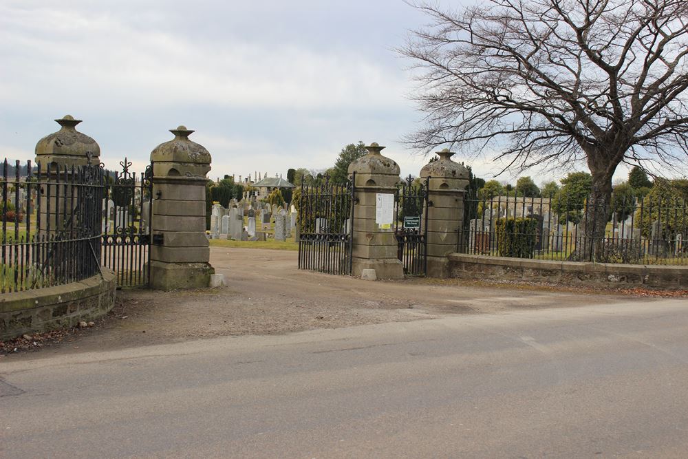 Commonwealth War Graves Elgin