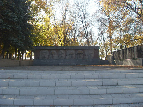 Sovjet Oorlogsbegraafplaats Oleksandrivka