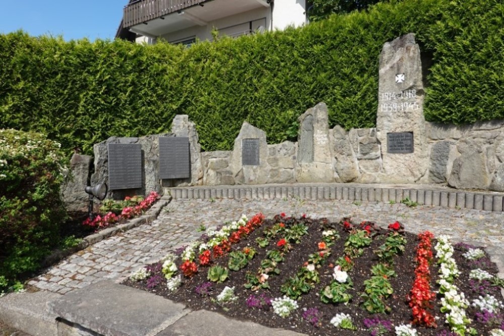 Oorlogsmonument Neuastenberg #2