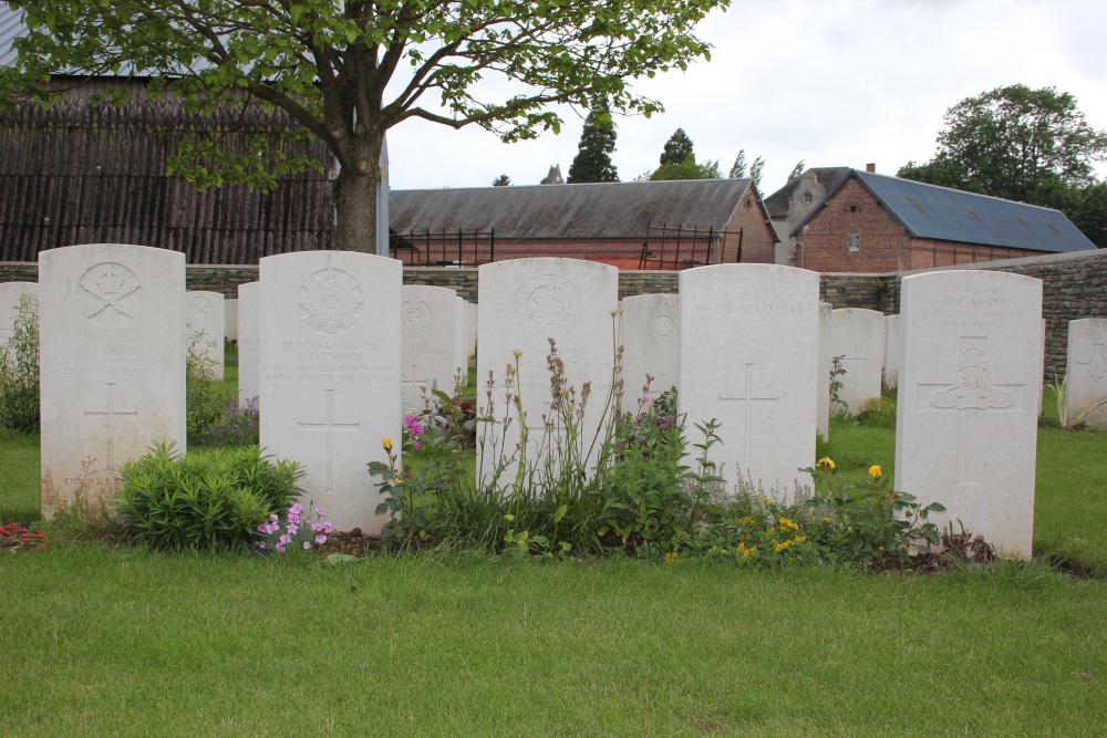 Commonwealth War Cemetery Douchy-ls-Ayette #2