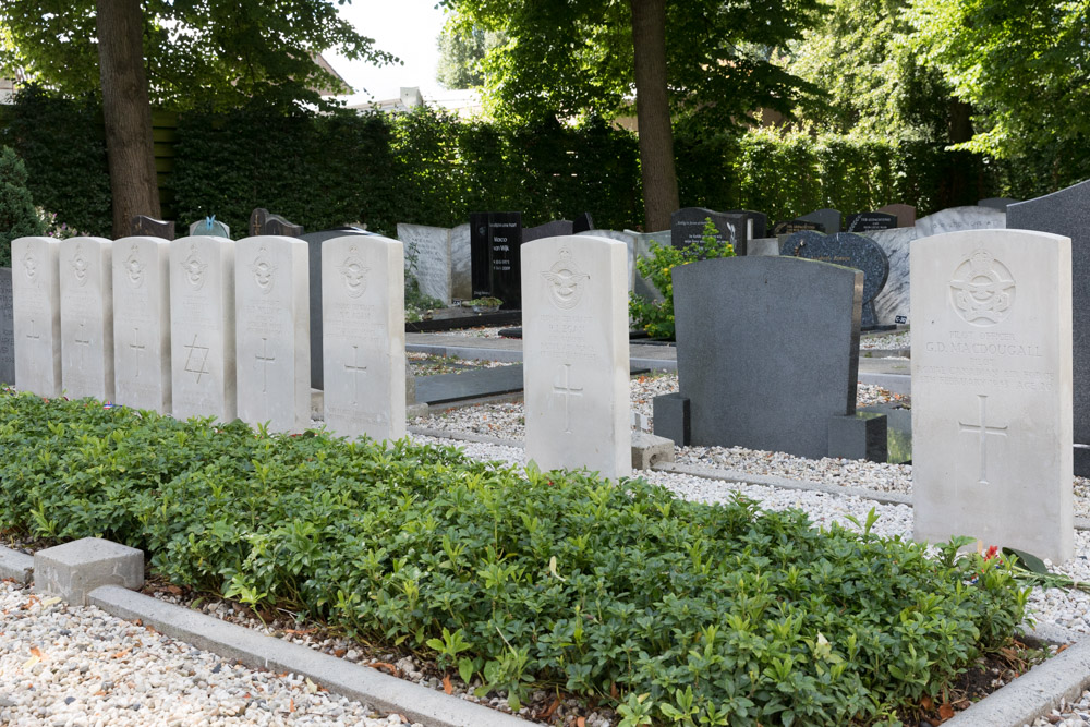 Commonwealth War Graves General Cemetery Montfoort