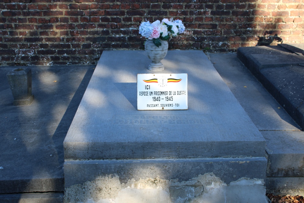 Belgian Graves Veterans Mont-Sainte-Aldegonde