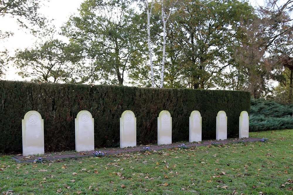 Dutch War Graves Roman Catholic Cemetery Helenaveen