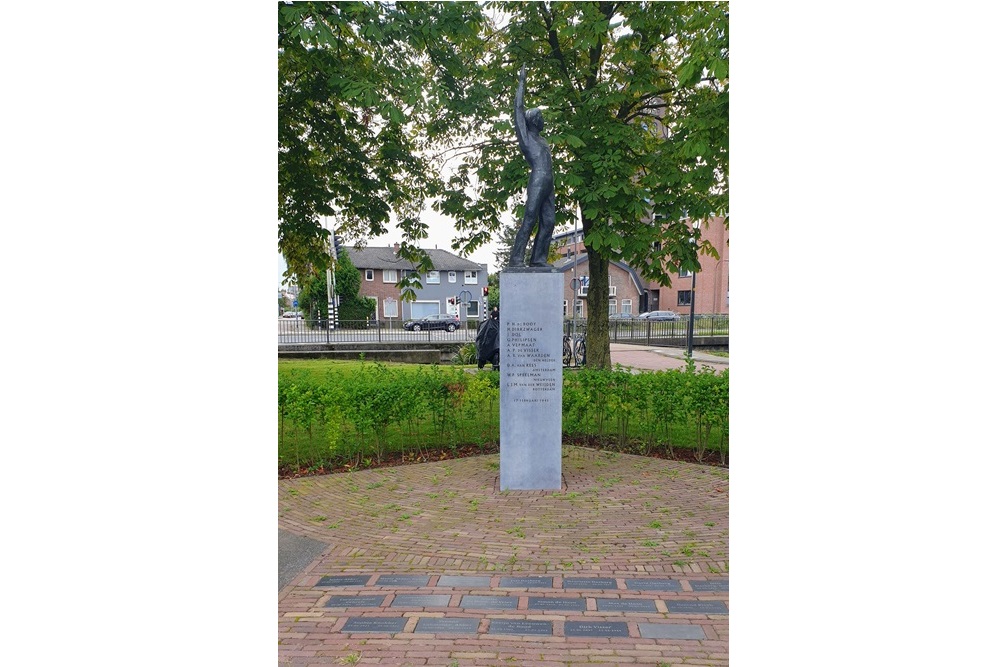 Resistance Memorial Halfweg #1