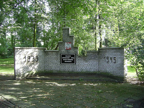 War Memorial Brwinow