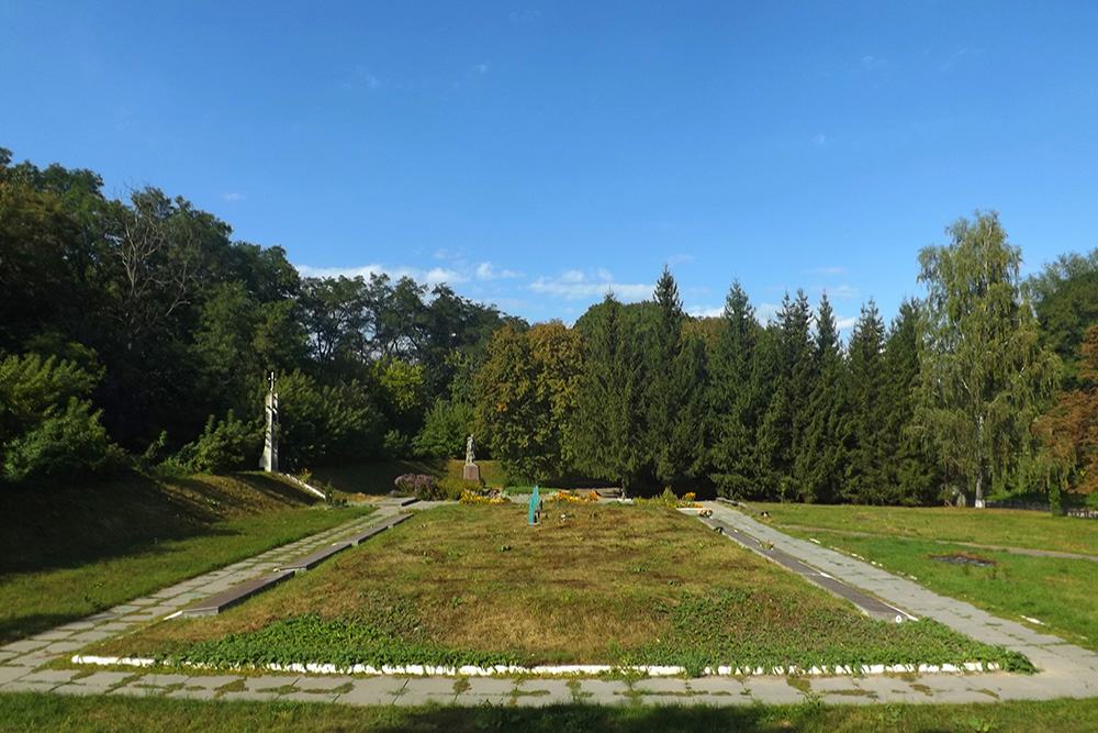 Sovjet oorlogsbegraafplaats Khodoriv