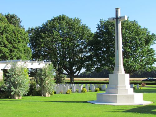 Commonwealth War Cemetery Ryes