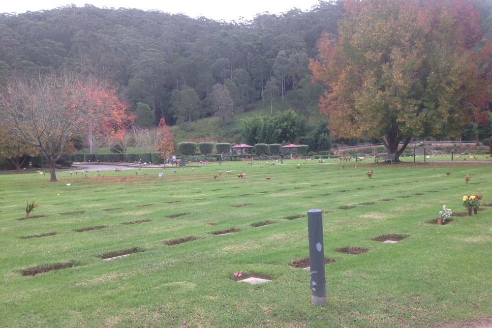 Australian War Grave Palmdale Lawn Cemetery & Memorial Park