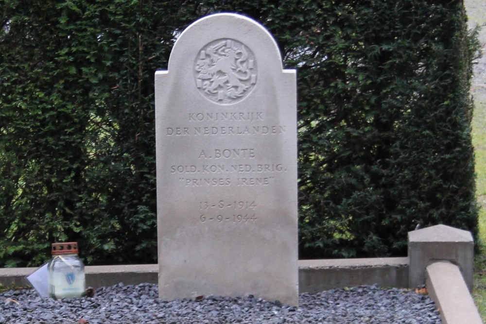 Dutch War Graves Leuven #3