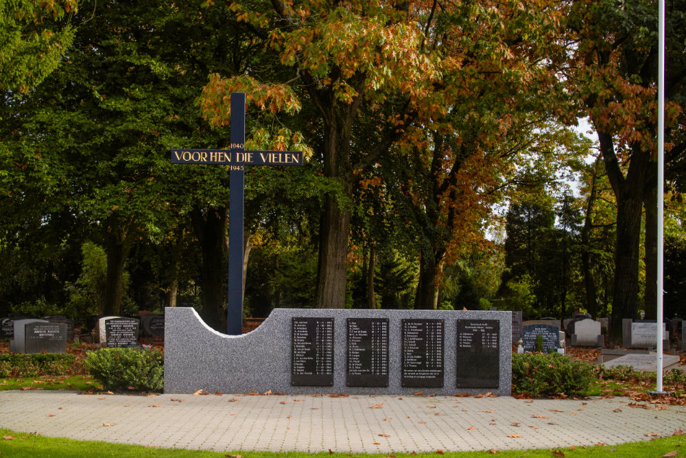 War Memorial Communal Cemetery Oostergaarde Harderwijk