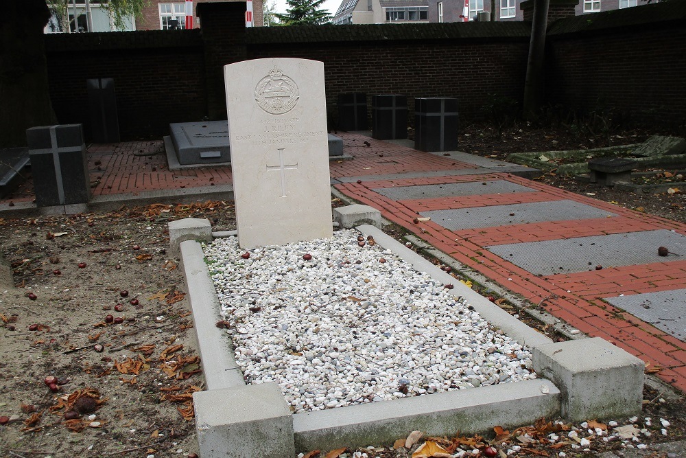 Commonwealth War Grave Amersfoort Roman Catholic Cemetery Amersfoort