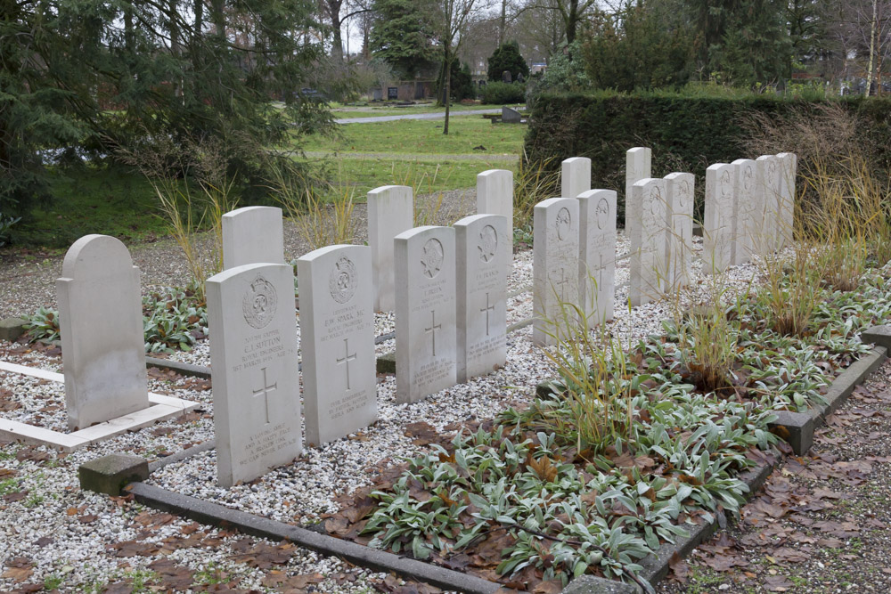 Commonwealth War Graves General Cemetery Aalten