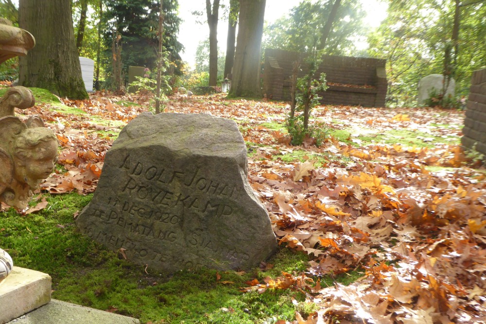 Nederlandse Oorlogsgraven Gemeentelijke Begraafplaats Blaricum