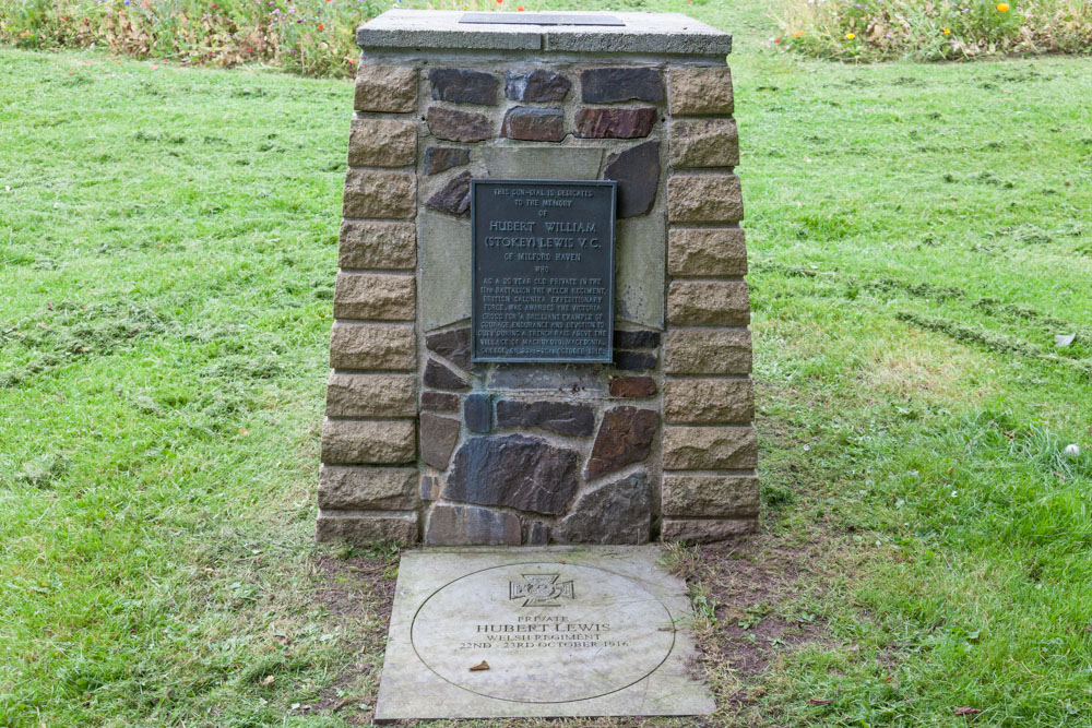Monument Hubert William (Stokey) Lewis V.C.