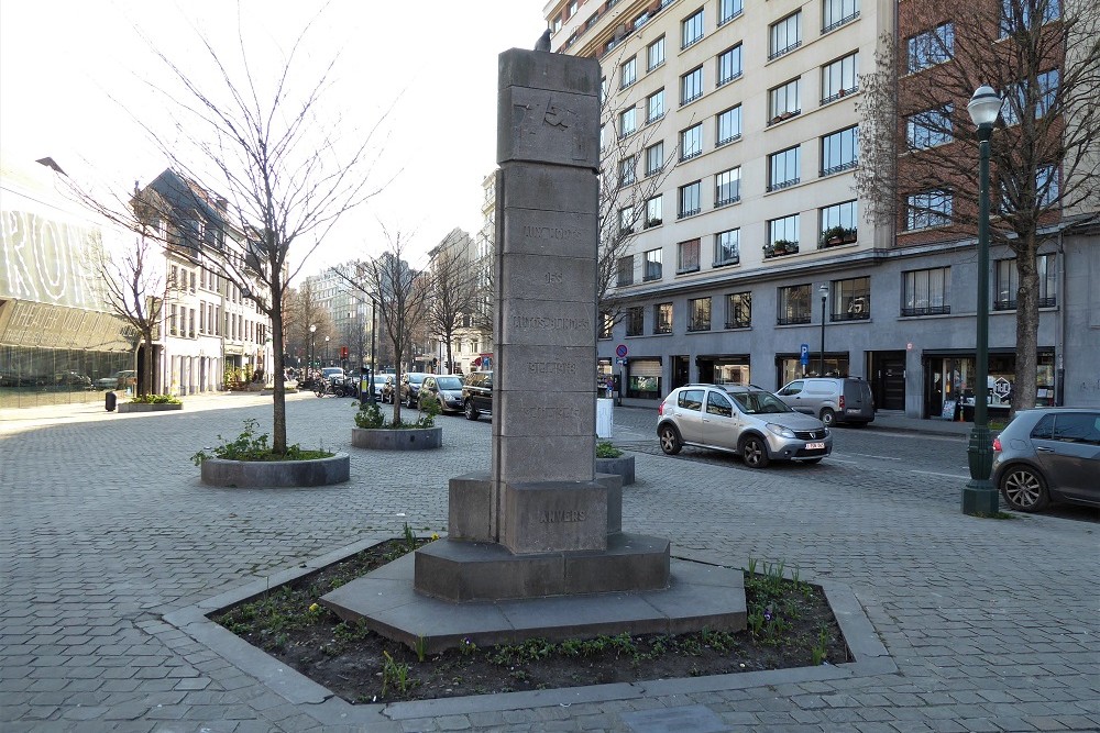 Monument voor de Pantsertroepen