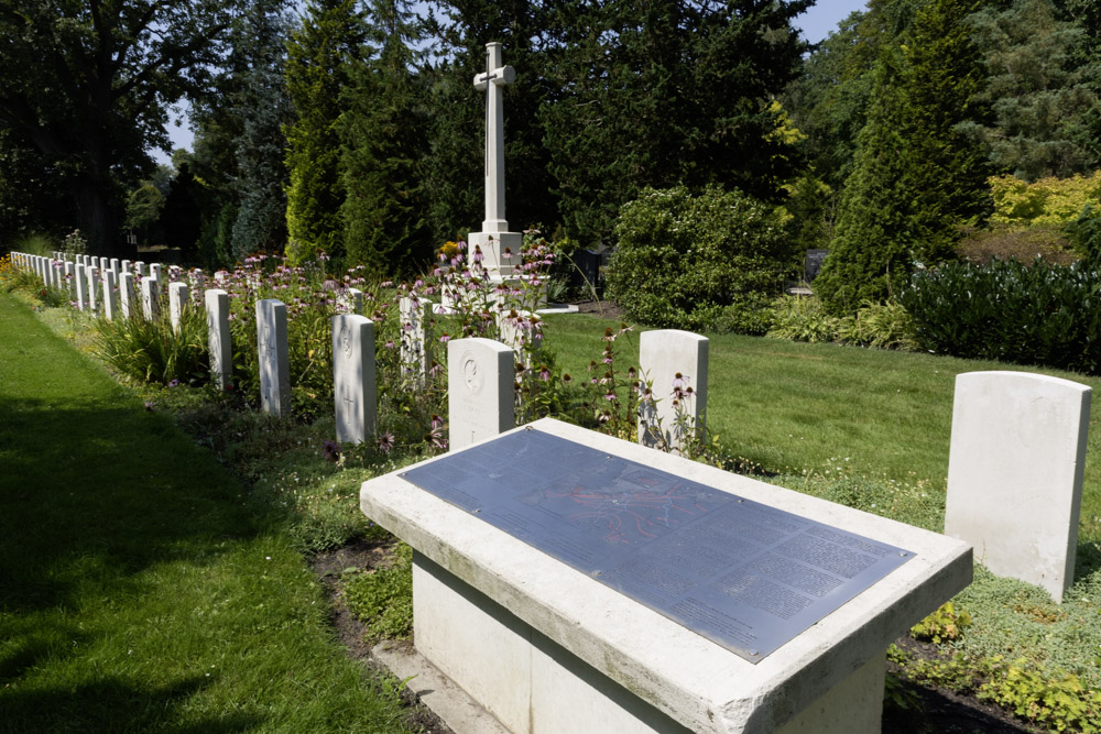 Oorlogsgraven van het Gemenebest Oosterbegraafplaats Enschede