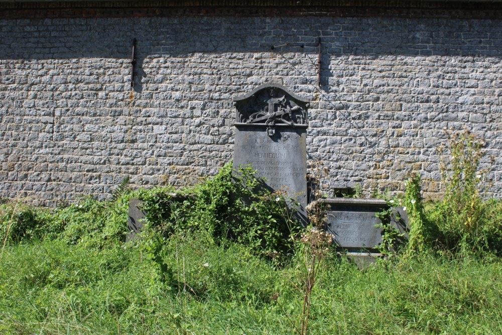 War Memorial Ermeton-sur-Biert #2