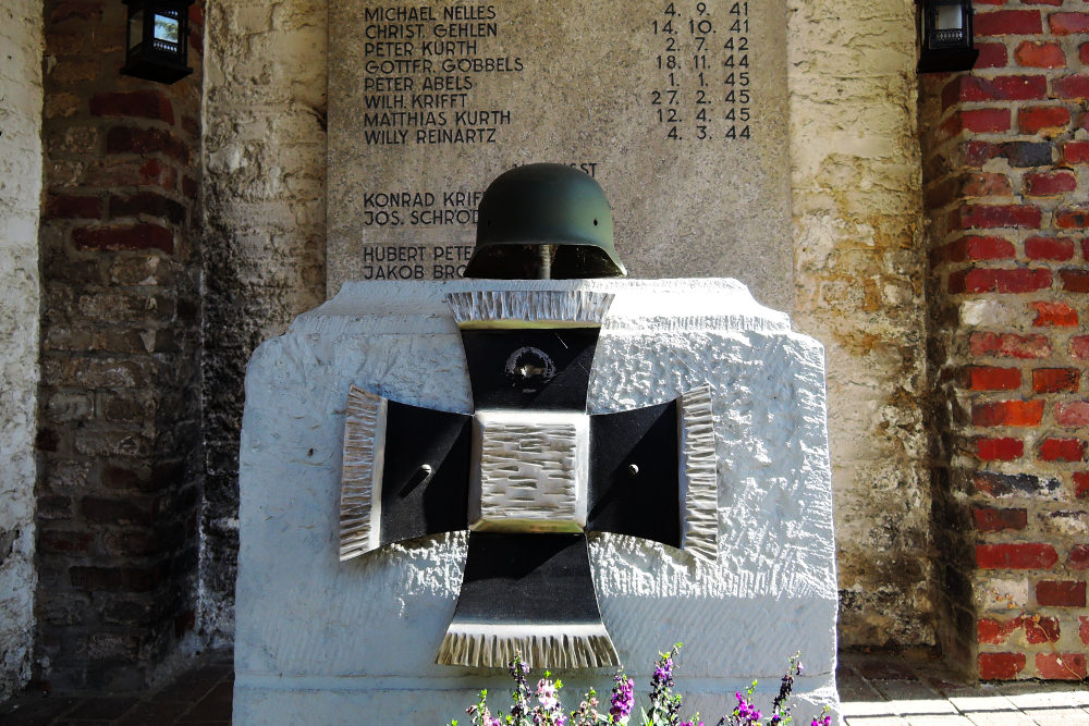 War Memorial Daubenrath #2