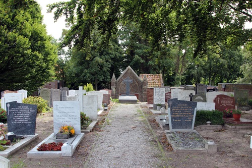 Memorial N.P. de Groot R.C. Cemetery Akersloot