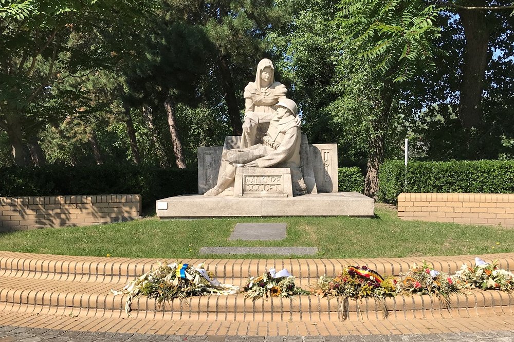 War Memorial Oostduinkerke