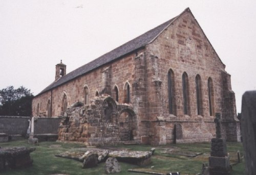 Oorlogsgraf van het Gemenebest Fearn Abbey Churchyard