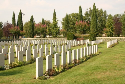 Commonwealth War Cemetery Tezze