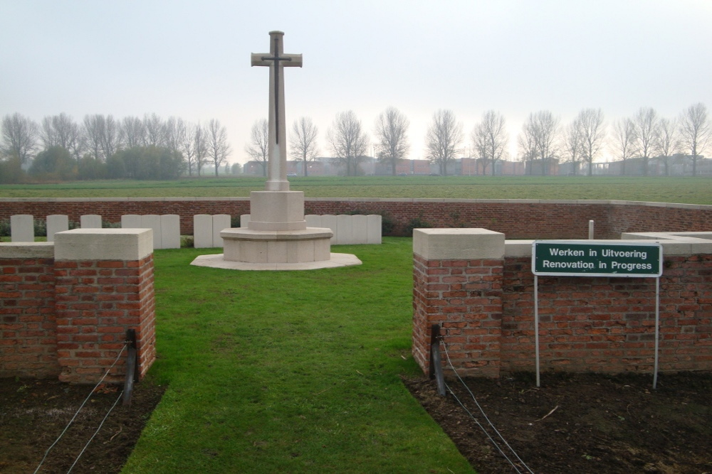 Commonwealth War Cemetery La Belle Alliance