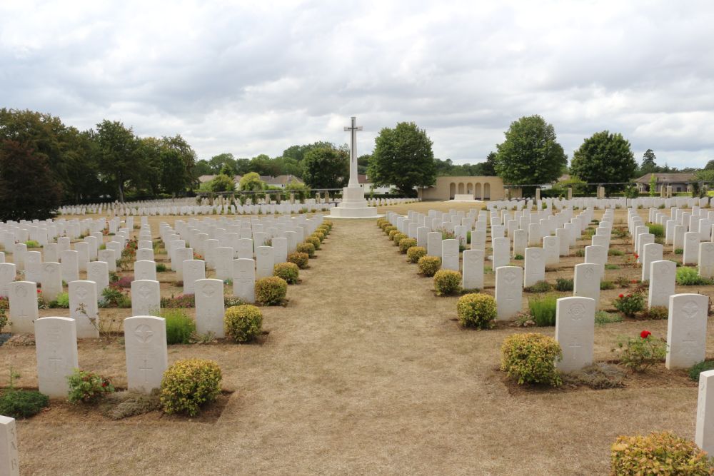 Commonwealth War Cemetery Ranville