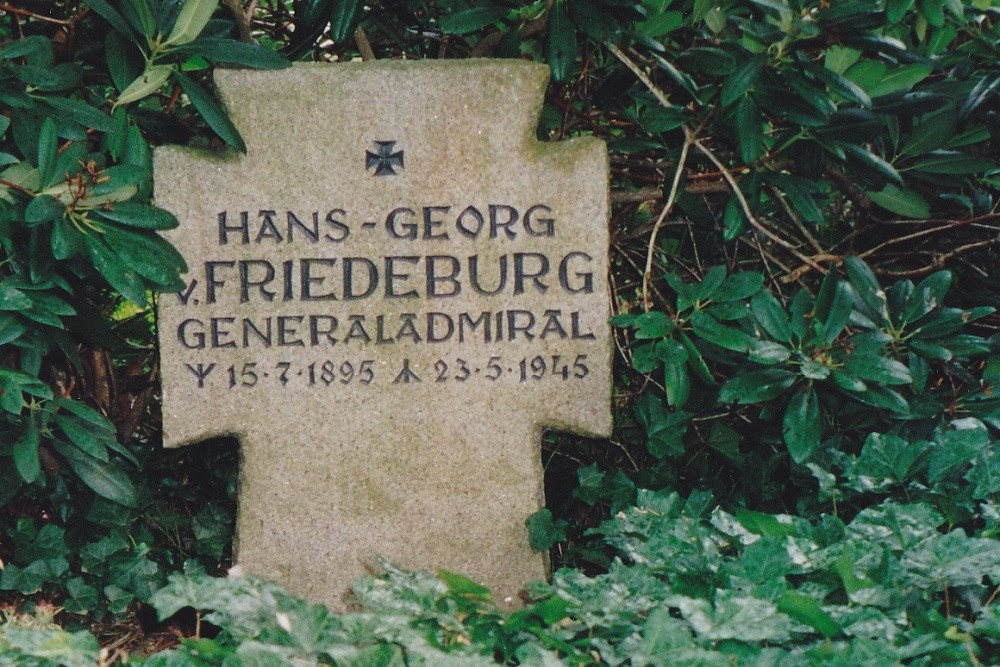 Graves Von Friedeburg And Lth, Flensburg