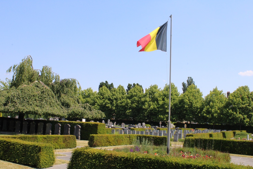 Belgian Graves Veterans Sint-Michiels