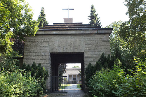 Lilienthalstrae German War Cemetery