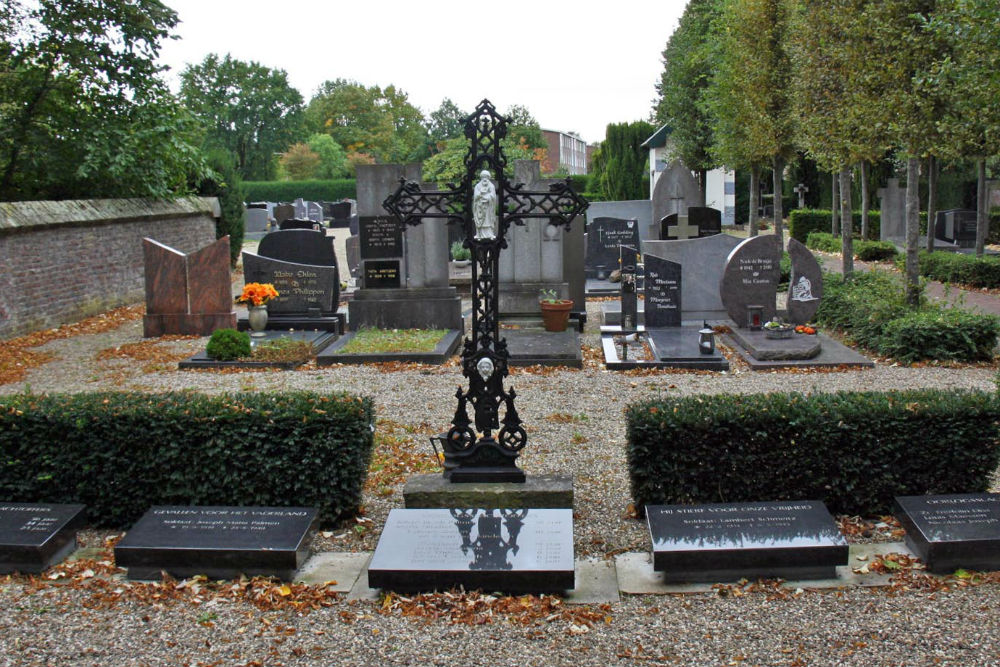Nederlandse Oorlogsgraven Rooms Katholieke Begraafplaats Broeksittard