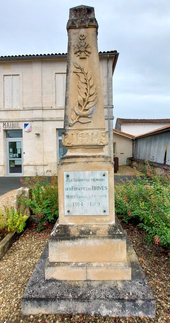 War Memorial Brives-sur-Charente #4