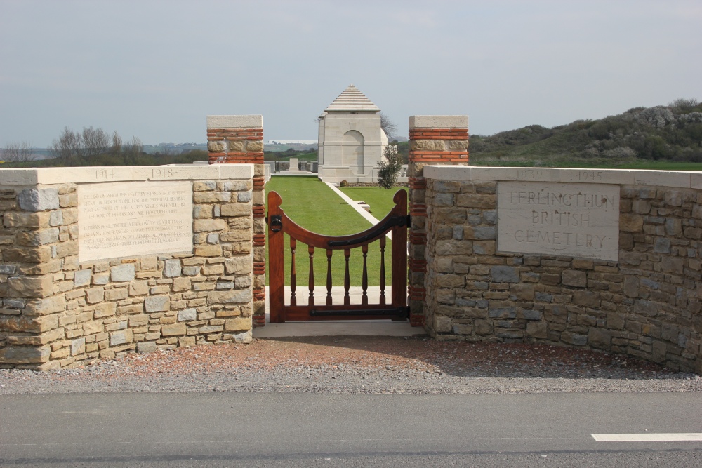 Commonwealth War Cemetery Terlincthun