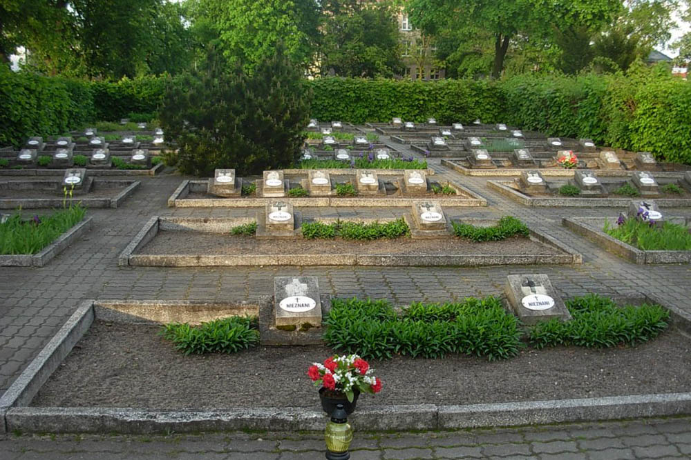 Poolse Oorlogsgraven Cmentarz Komunalny 1939-1945