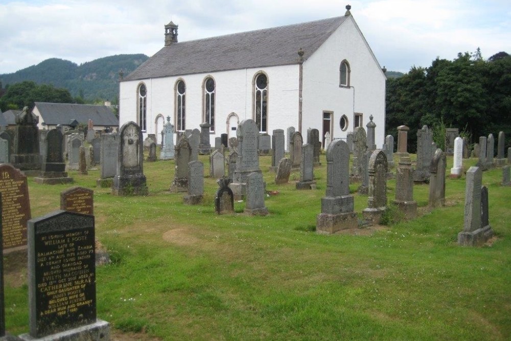 Commonwealth War Graves Little Dunkeld Parish Churchyard